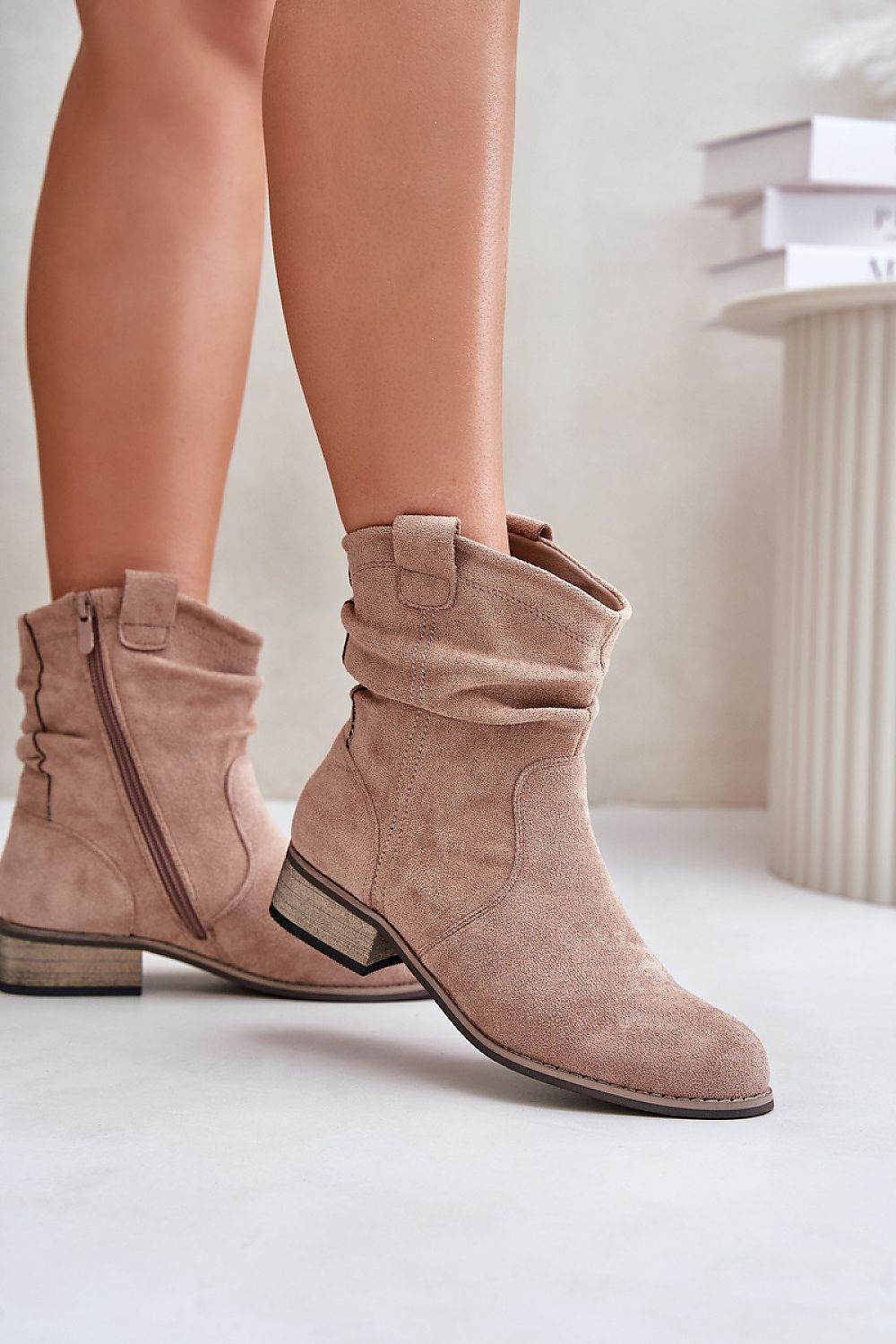 Boots Step in style - TrendFynd