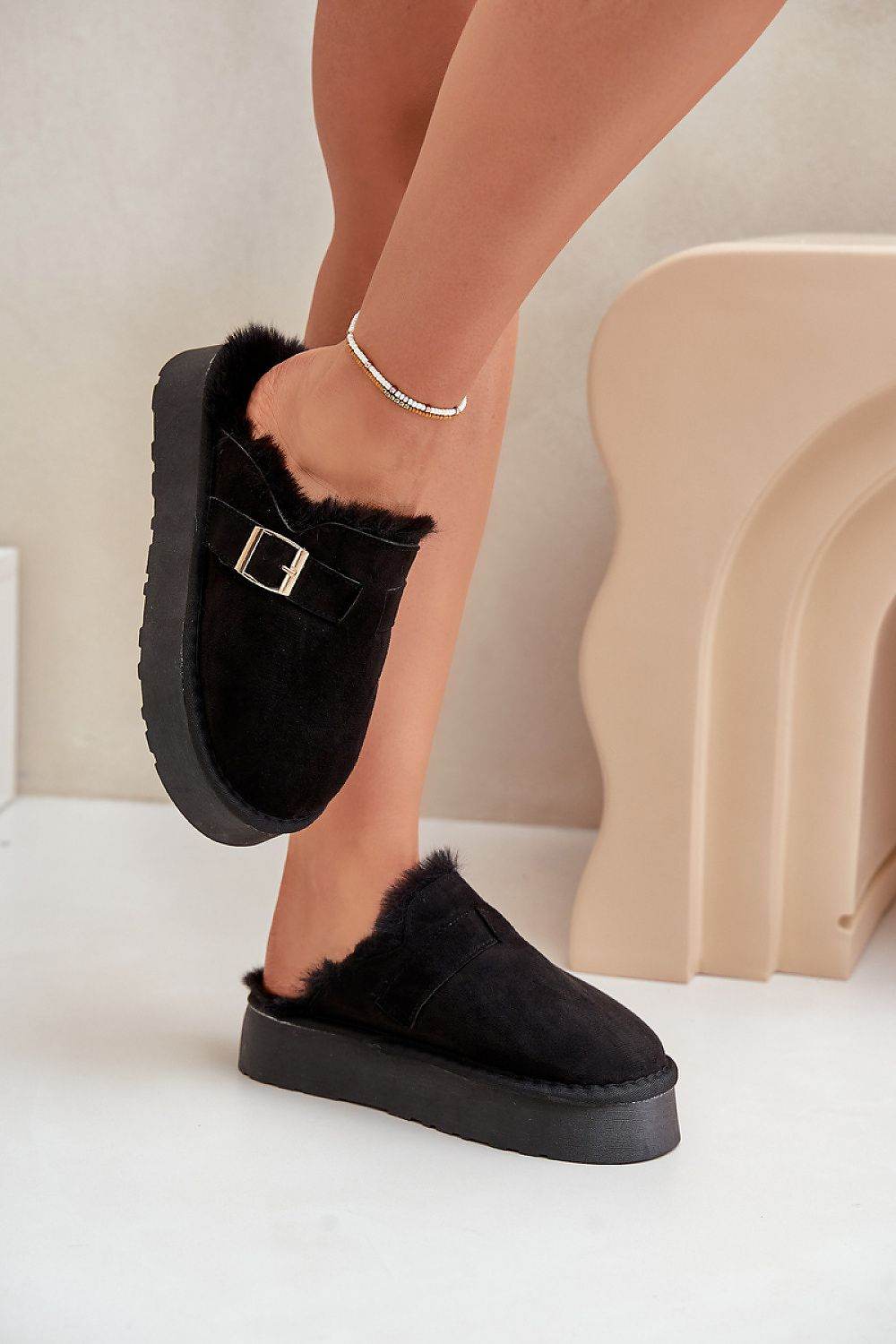 Slippers Step in style - TrendFynd