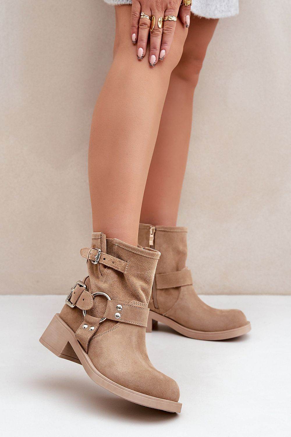 Boots Step in style - TrendFynd