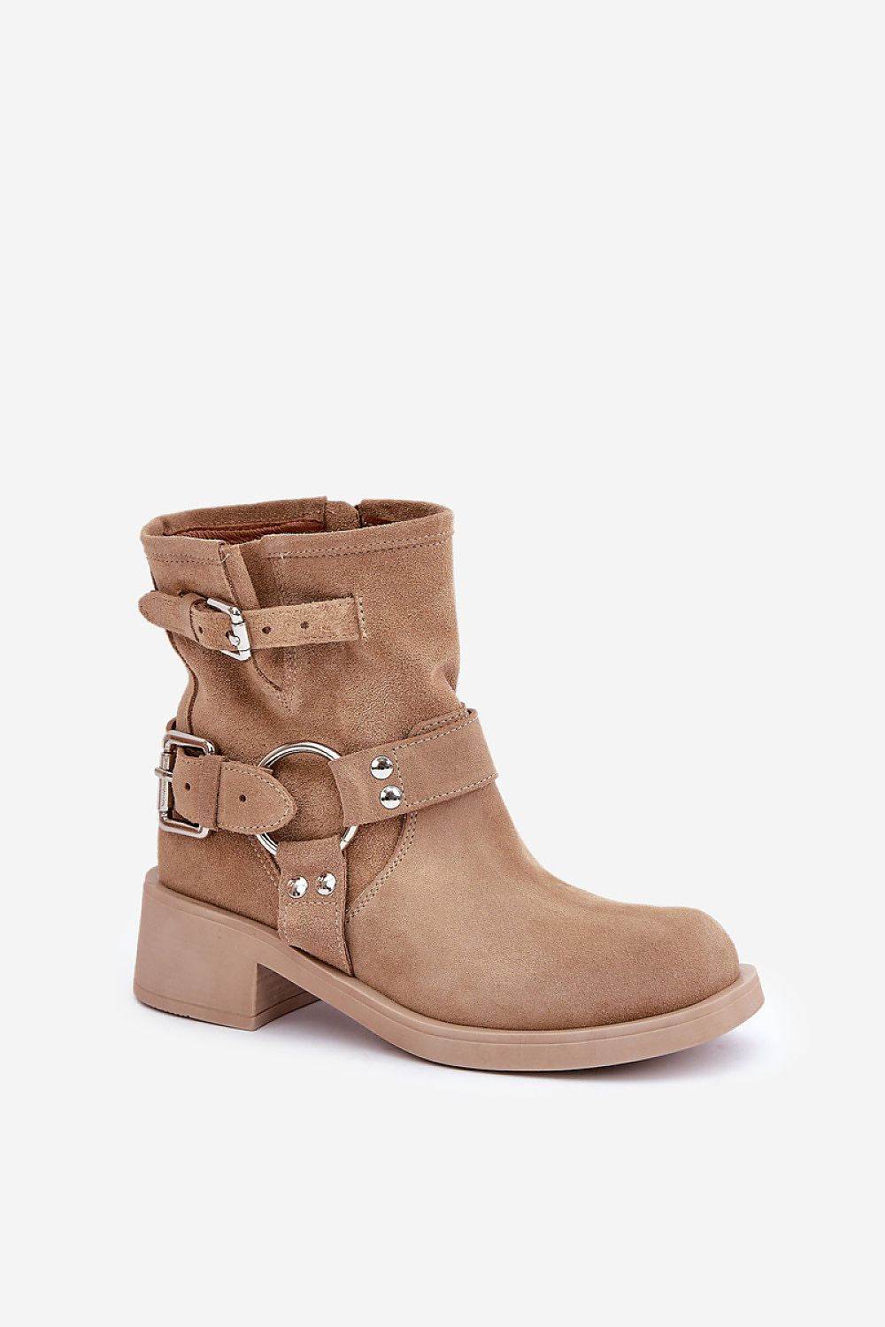 Boots Step in style - TrendFynd