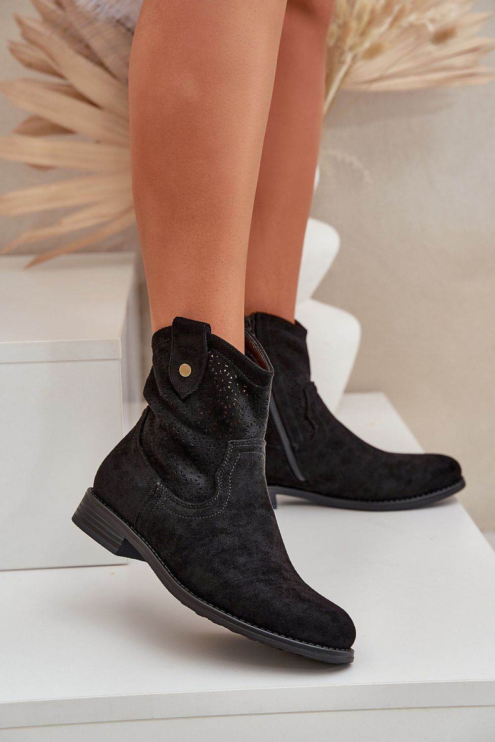 Boots Step in style - TrendFynd