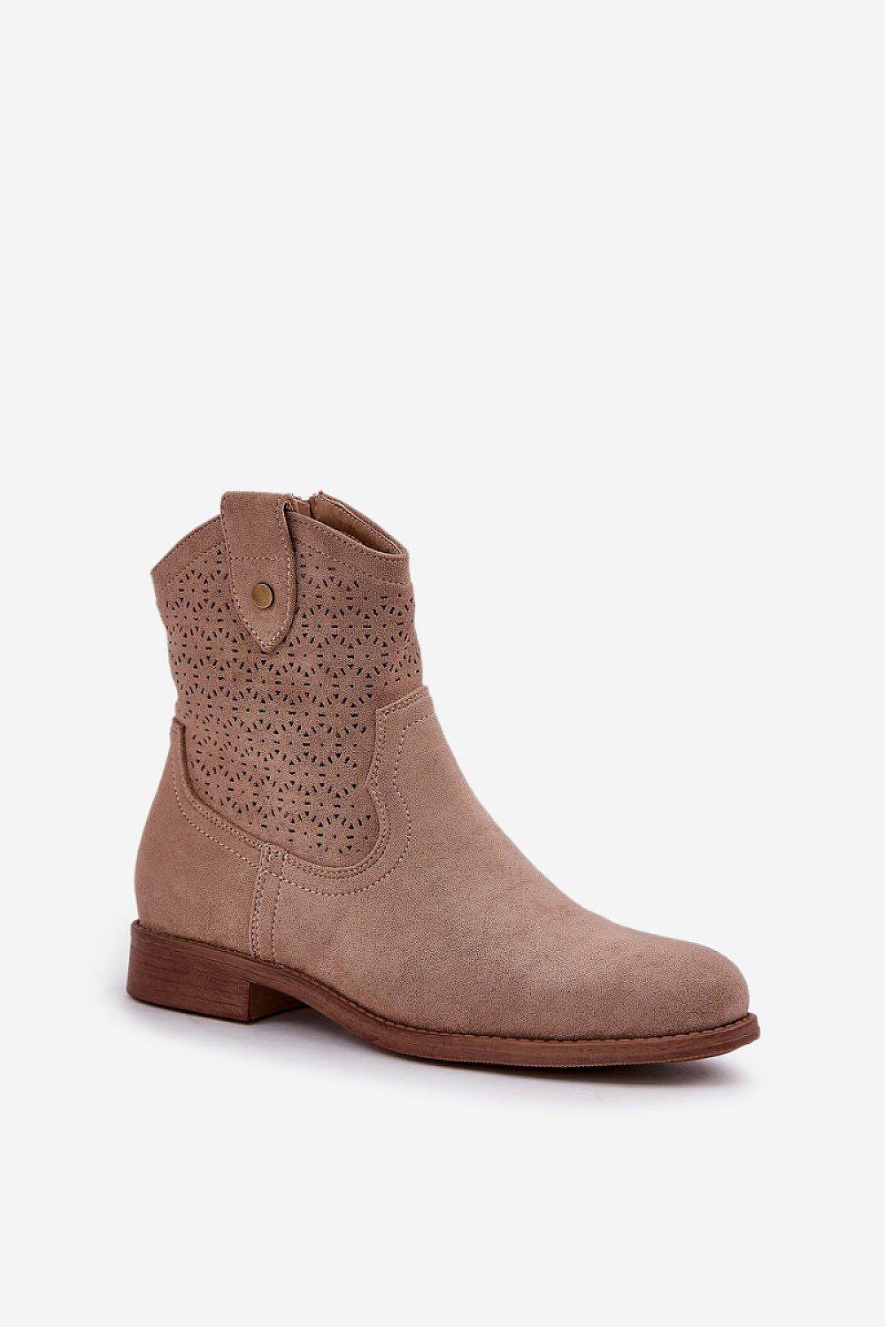 Boots Step in style - TrendFynd