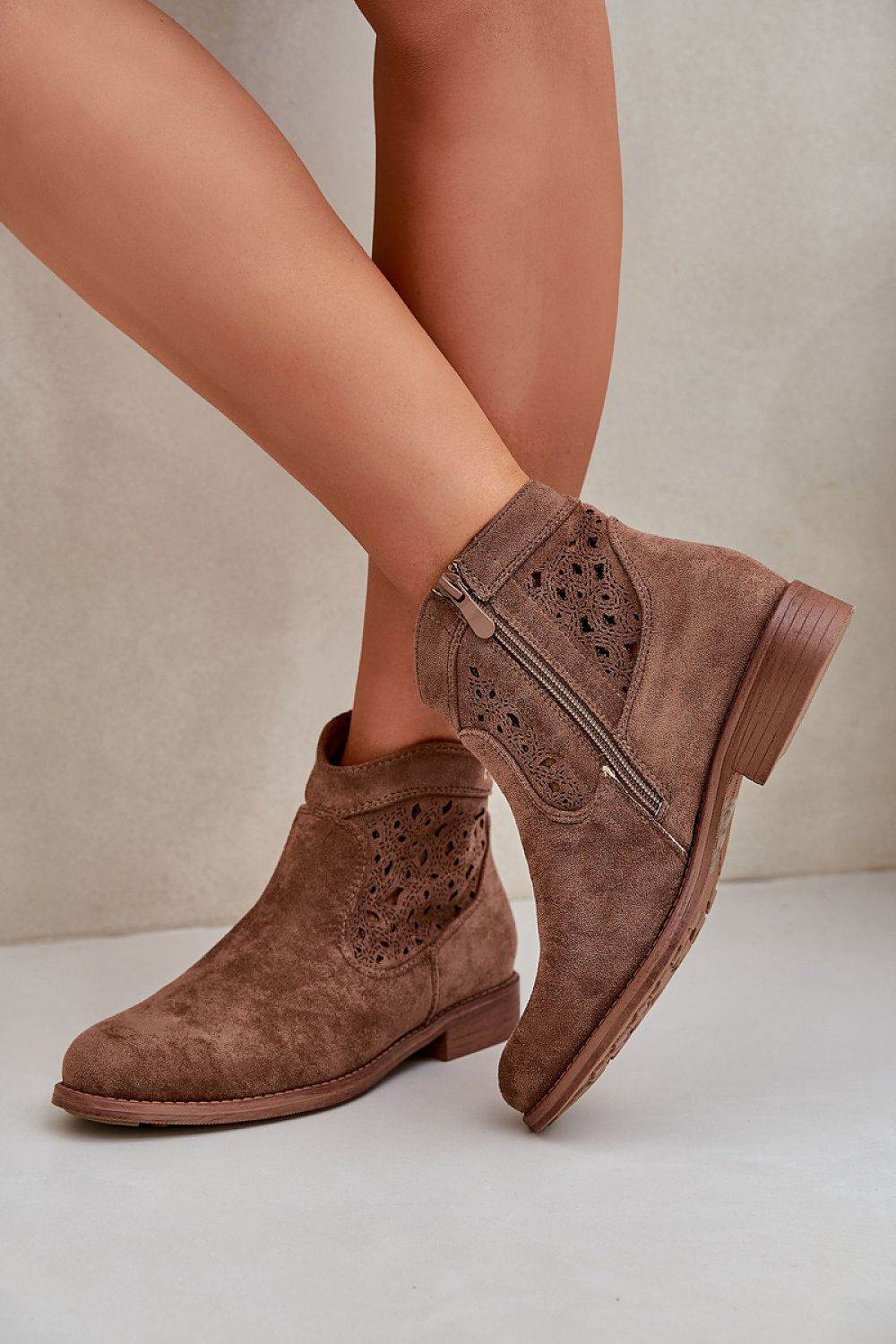 Boots Step in style - TrendFynd