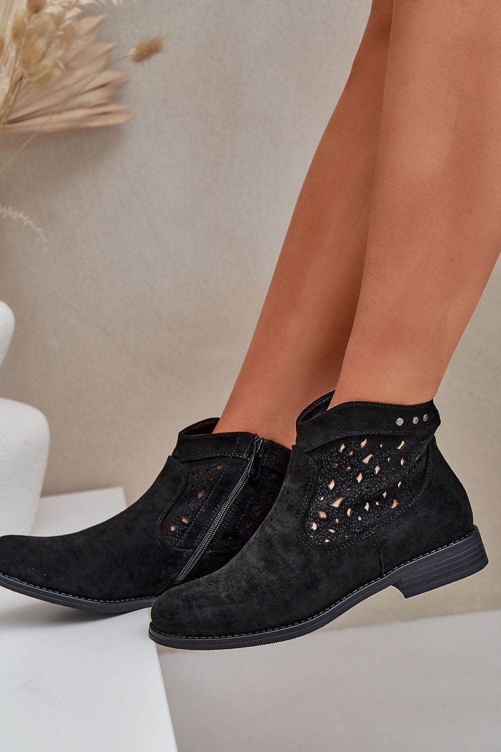 Boots Step in style - TrendFynd