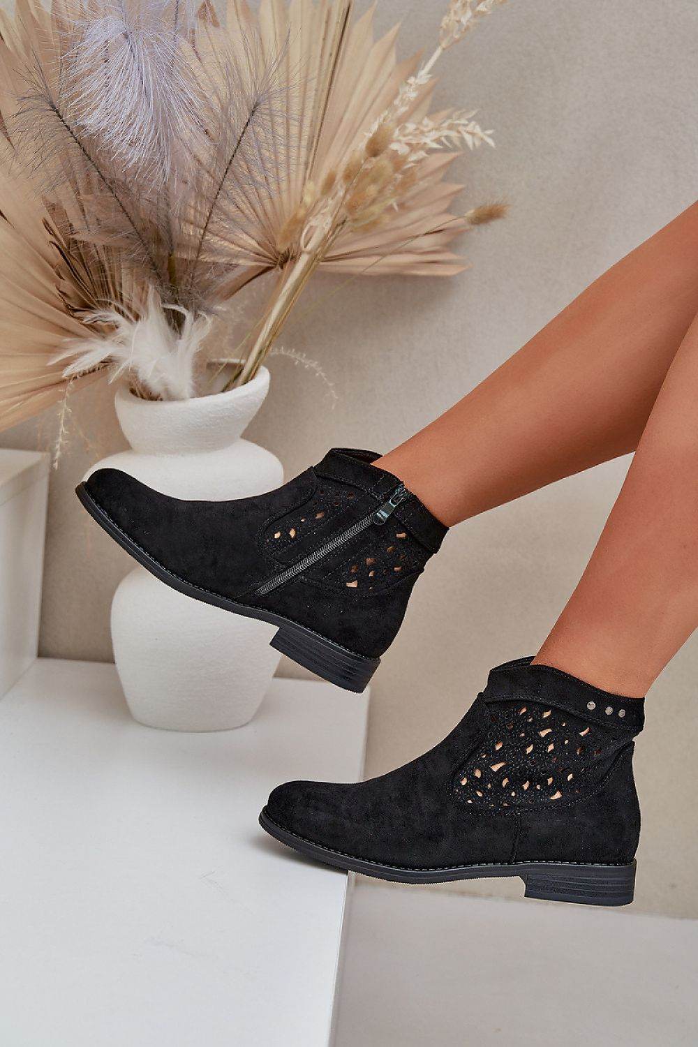 Boots Step in style - TrendFynd