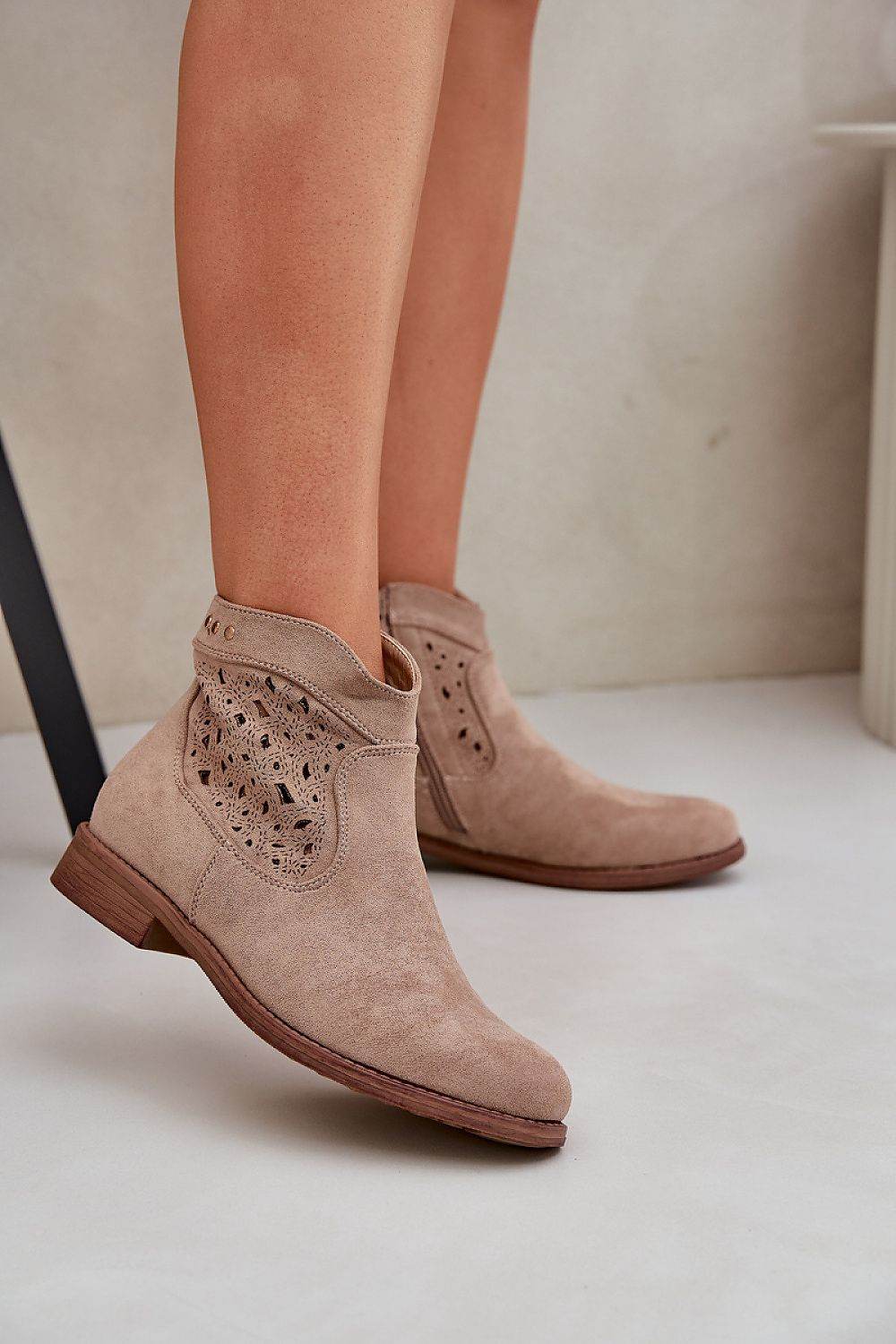 Boots Step in style - TrendFynd